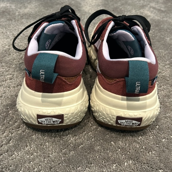 Vans VR3 Cush - like new! Wore one time. True to size. Women’s size 7 - Picture 2 of 5